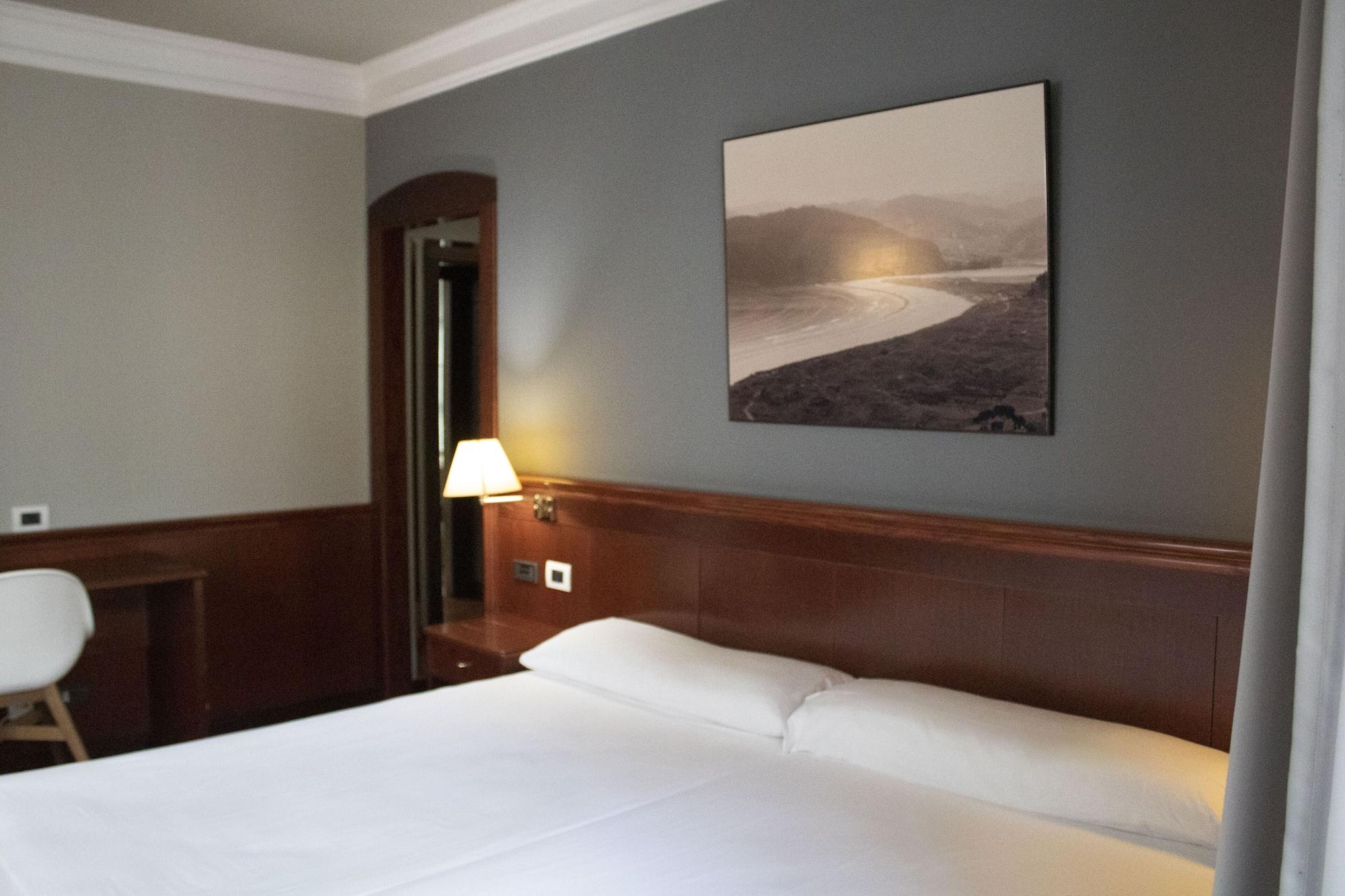 Hotel Alda El Suizo Ферроль Екстер'єр фото