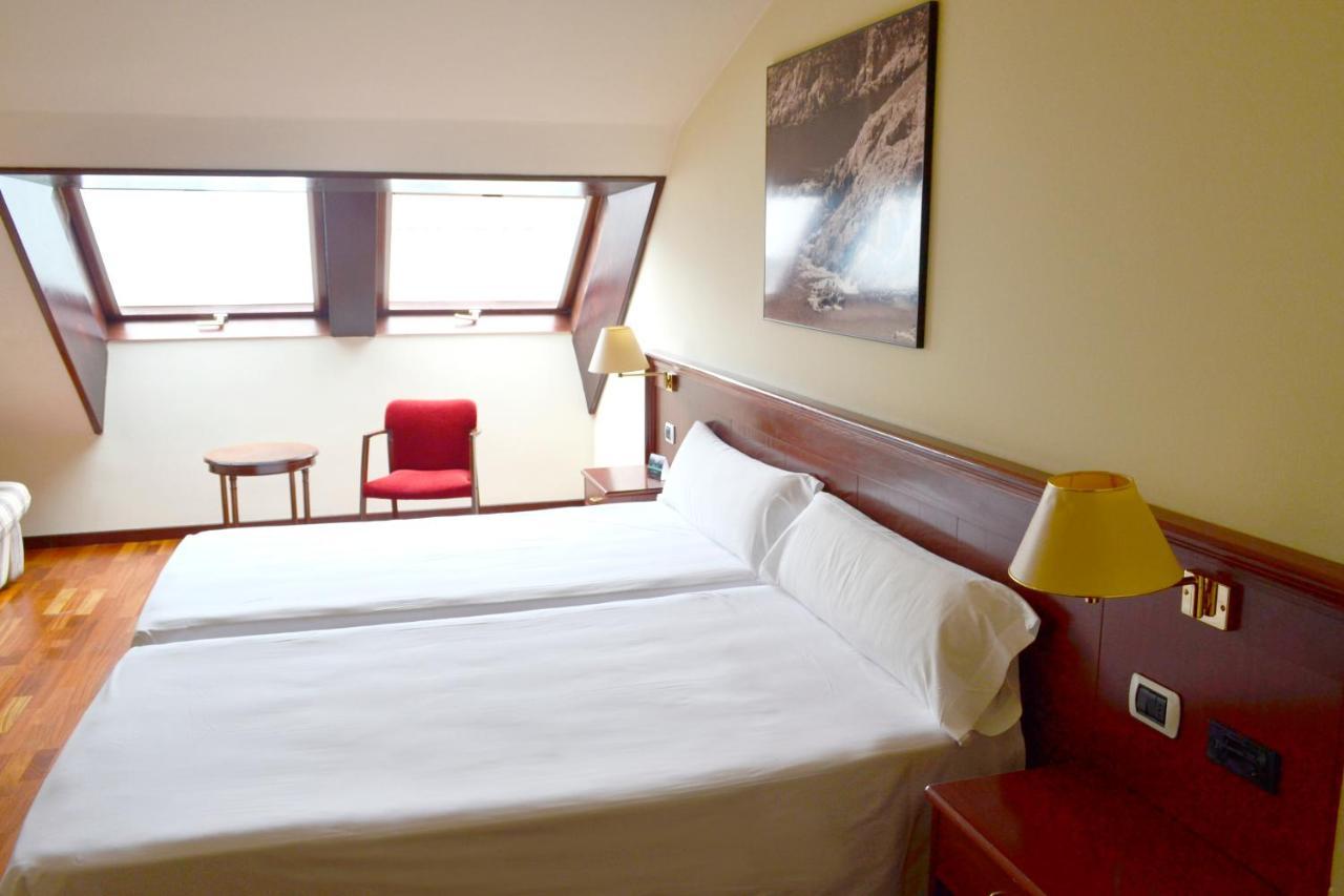 Hotel Alda El Suizo Ферроль Екстер'єр фото